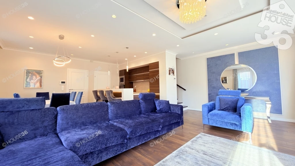 Kecskeméten a Petőfi városban igazi luxus családi ház eladó!