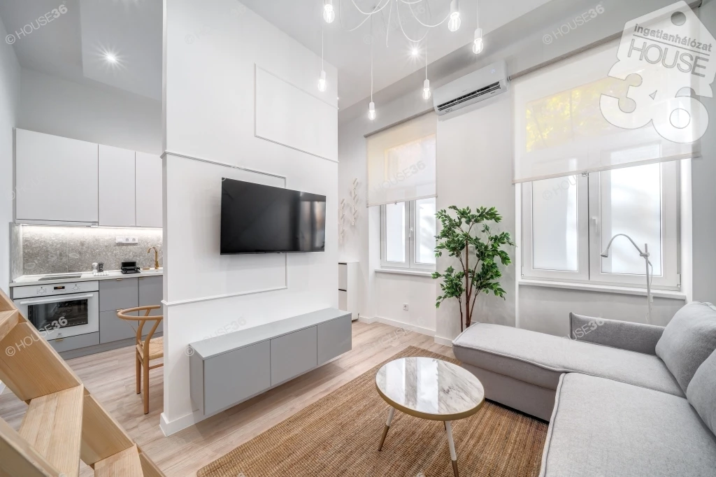 Budapest 7. kerületben gyönyörűen felújított lakás eladó.