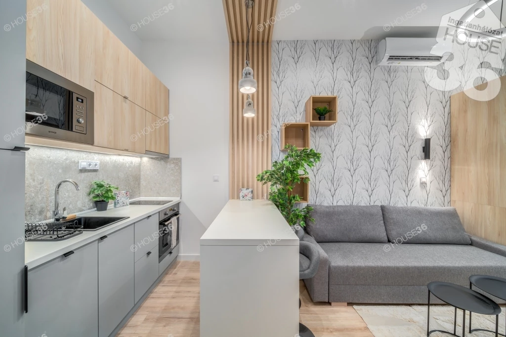 Budapest 7. kerületben gyönyörűen felújított lakás eladó.