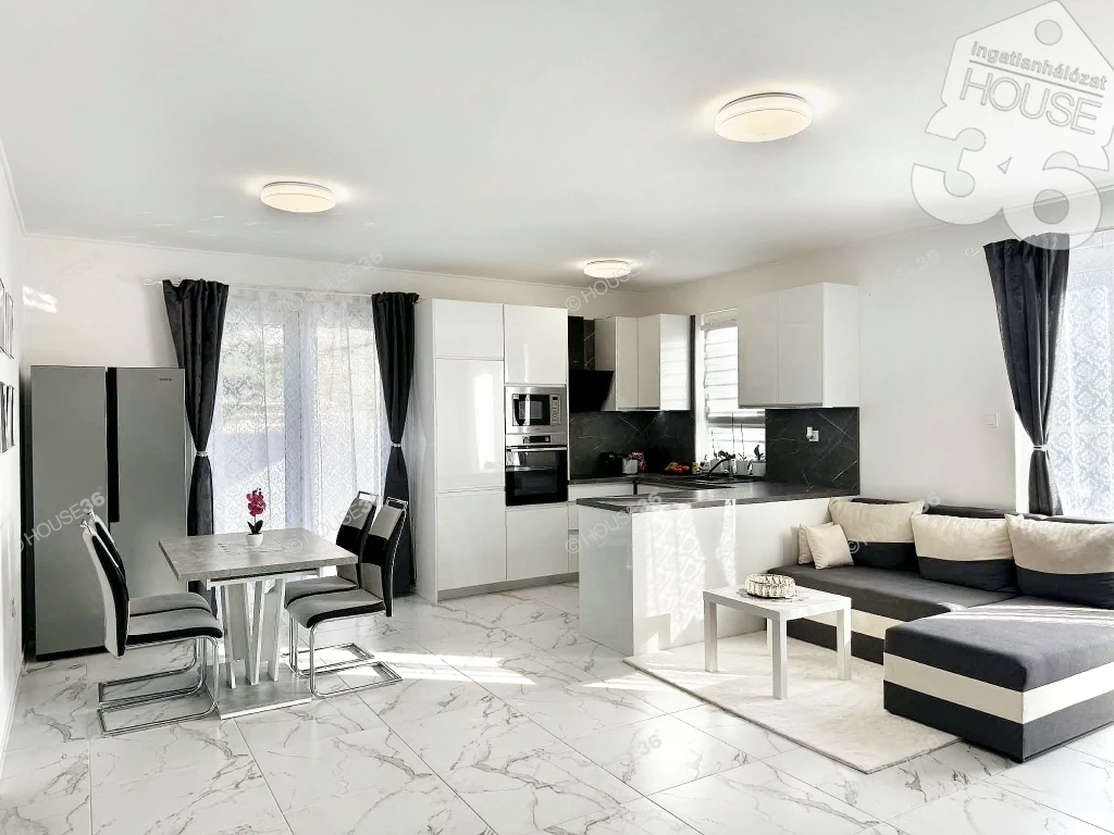 Nappali + 4 szobás 2024-ben épült családi ház!