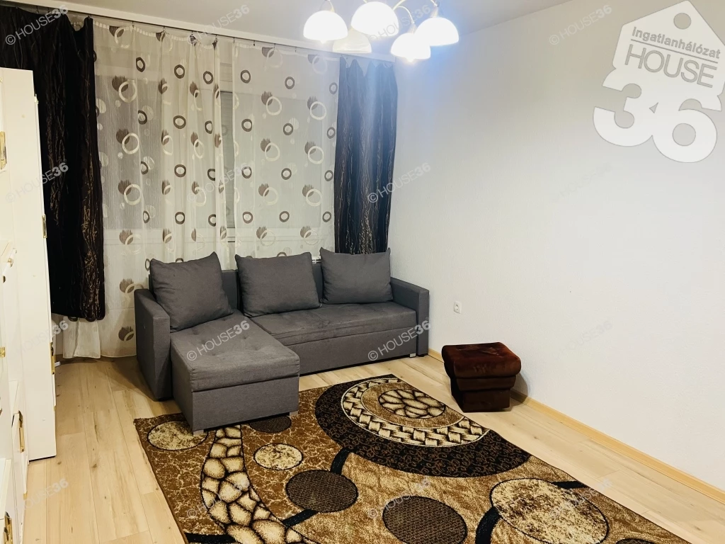 *ÁRCSÖKKENÉS* Központhoz közeli 1,5 szobás lakás Szekszárdon eladó!