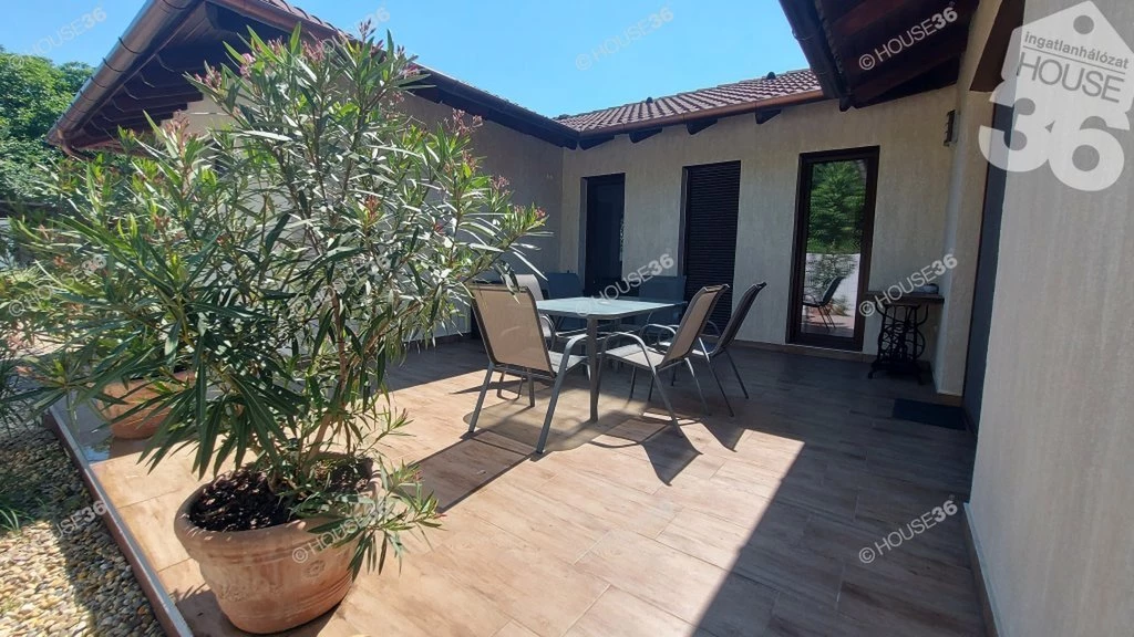 2019-es családi ház dupla garázzsal eladó!