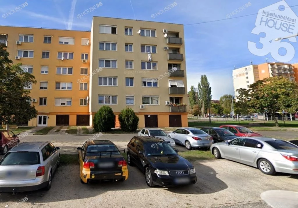 II. emeleti, 2 szobás, erkélyes lakás a Széchenyivárosban!