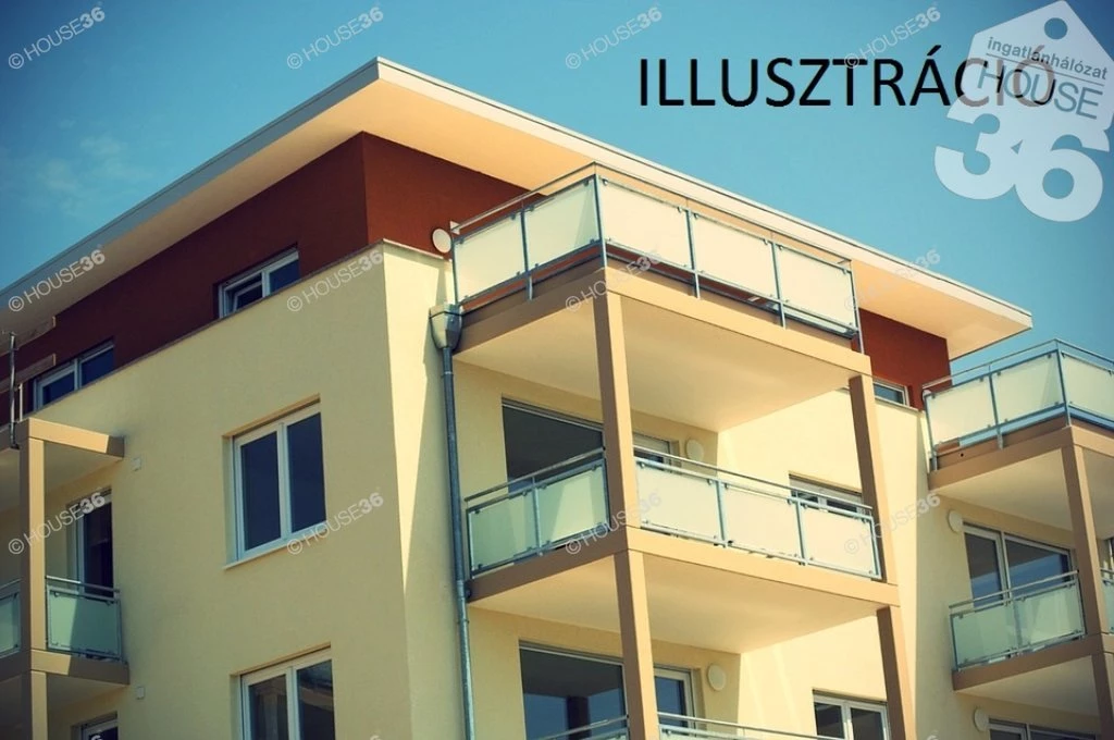 Soltvadkert központjában 8 lakásos társasházzá alakítható épület eladó!