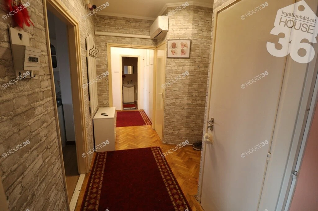 KISKŐRÖS KÖZPONTJÁBAN, 3. EMELETI, 61 m2-es LAKÁS ELADÓ!