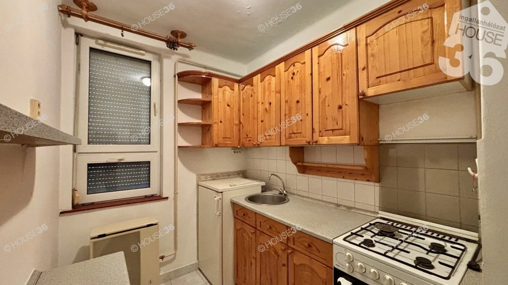 For sale brick flat, Kecskemét