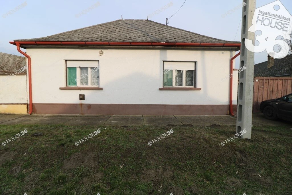 MISKÉN HÁROM SZOBÁS CSALÁDI HÁZ ELADÓ!