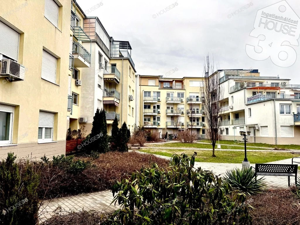 Balaton utcai, nappali + 2 szobás, erkélyes lakás ELADÓ!