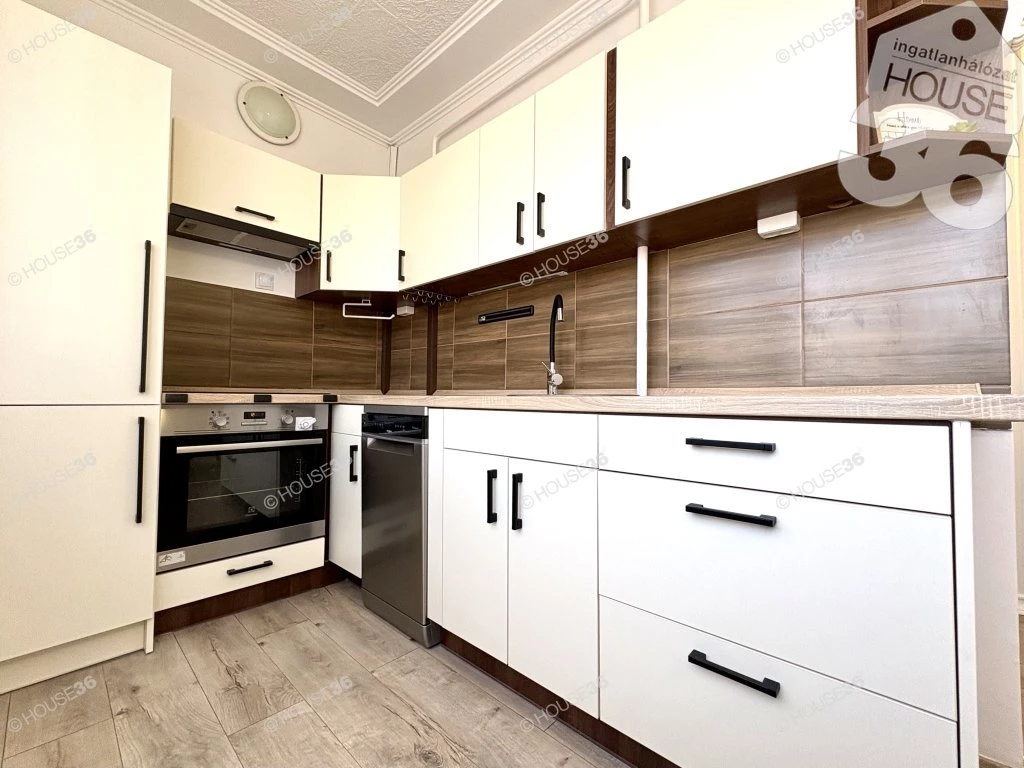 For sale panel flat, Kecskemét, Széchenyi-város