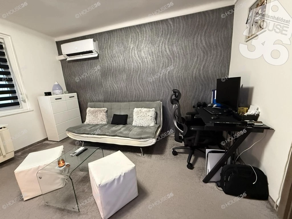 Eladó felújított földszinti lakàs!