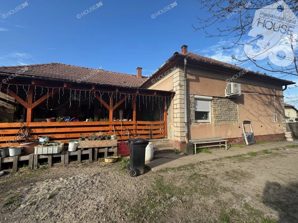 c3-1-name c2-1-name, Tömörkény