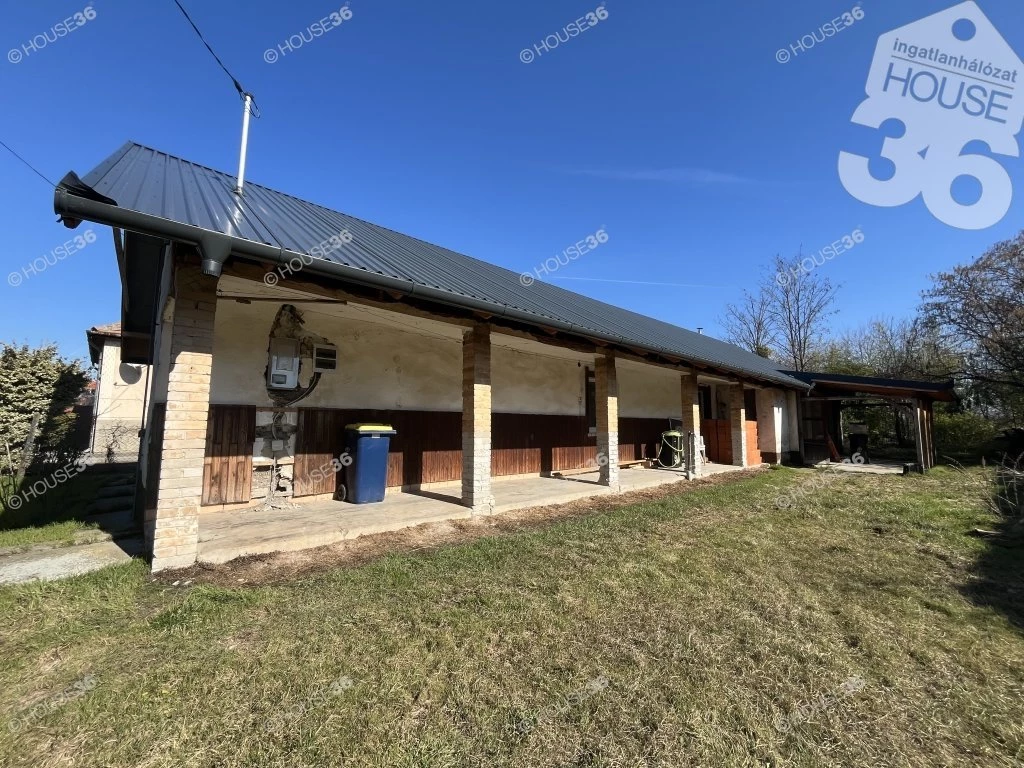 Solton 3 szobás felújítandó családi ház eladó!