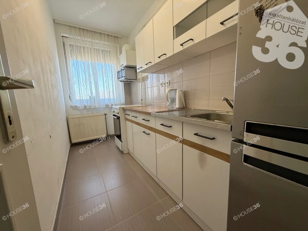 For sale brick flat, Kecskemét