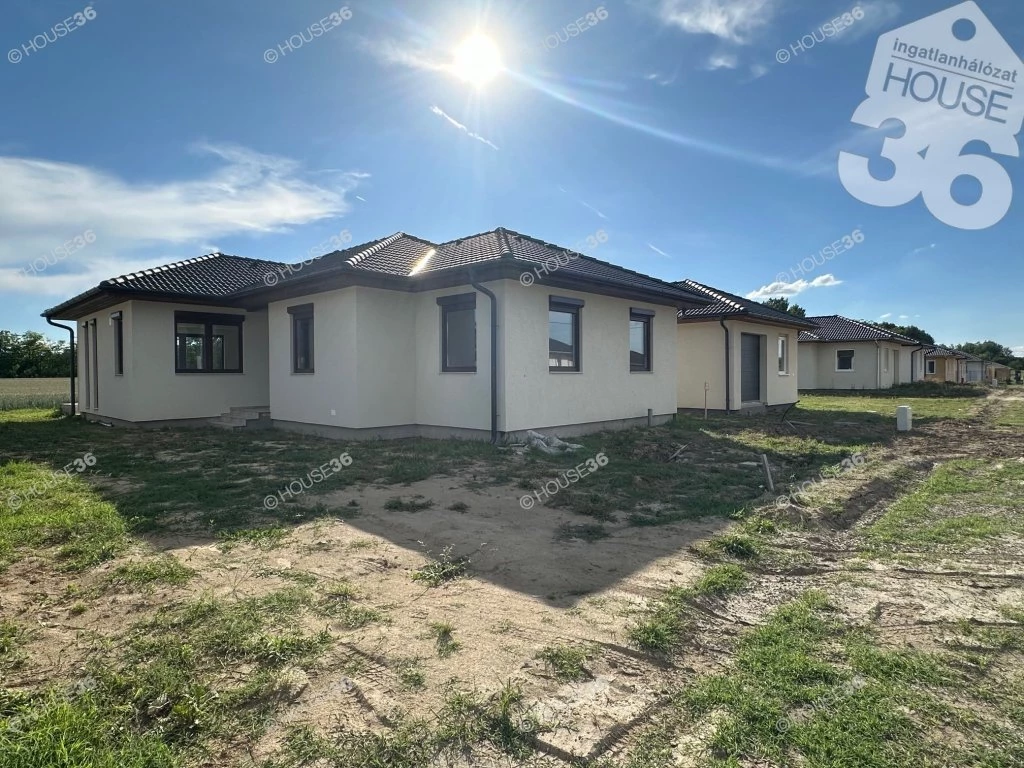 c3-1-name c2-1-name, Kecskemét, Kiskőrösi út