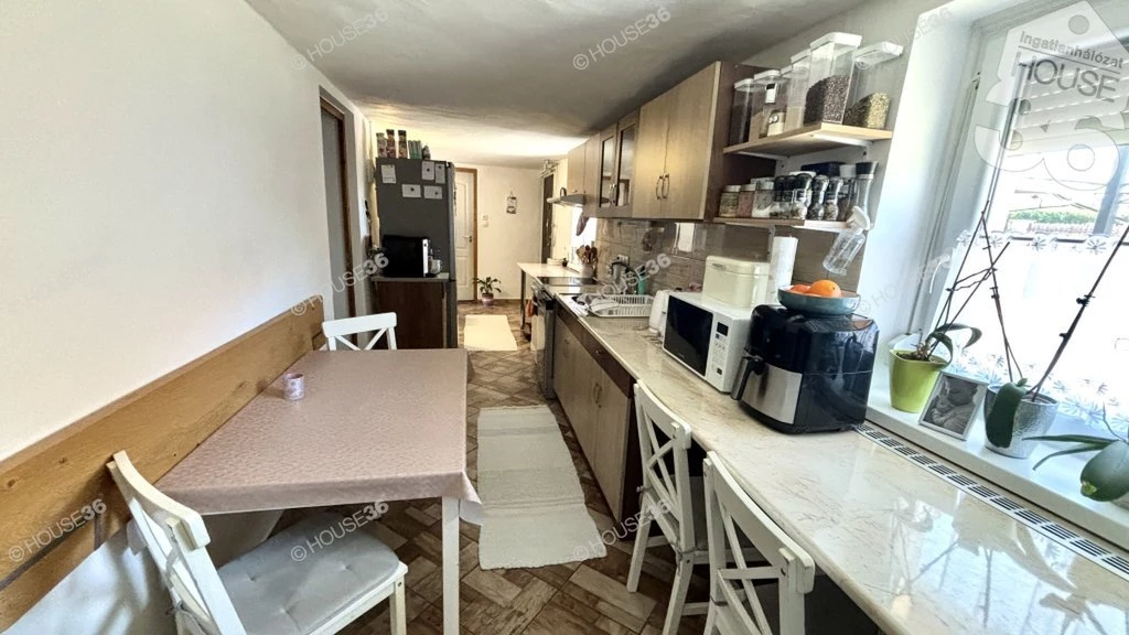 Eladó Kiskunfélegyházán a Bikahegyben egy 3 szobás családi ház!