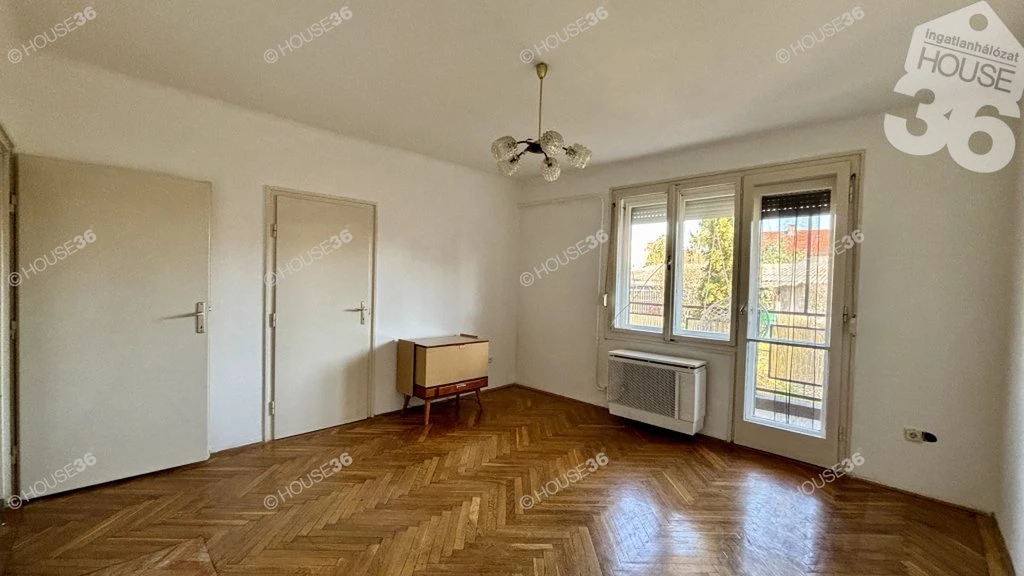 For sale brick flat, Kiskunfélegyháza