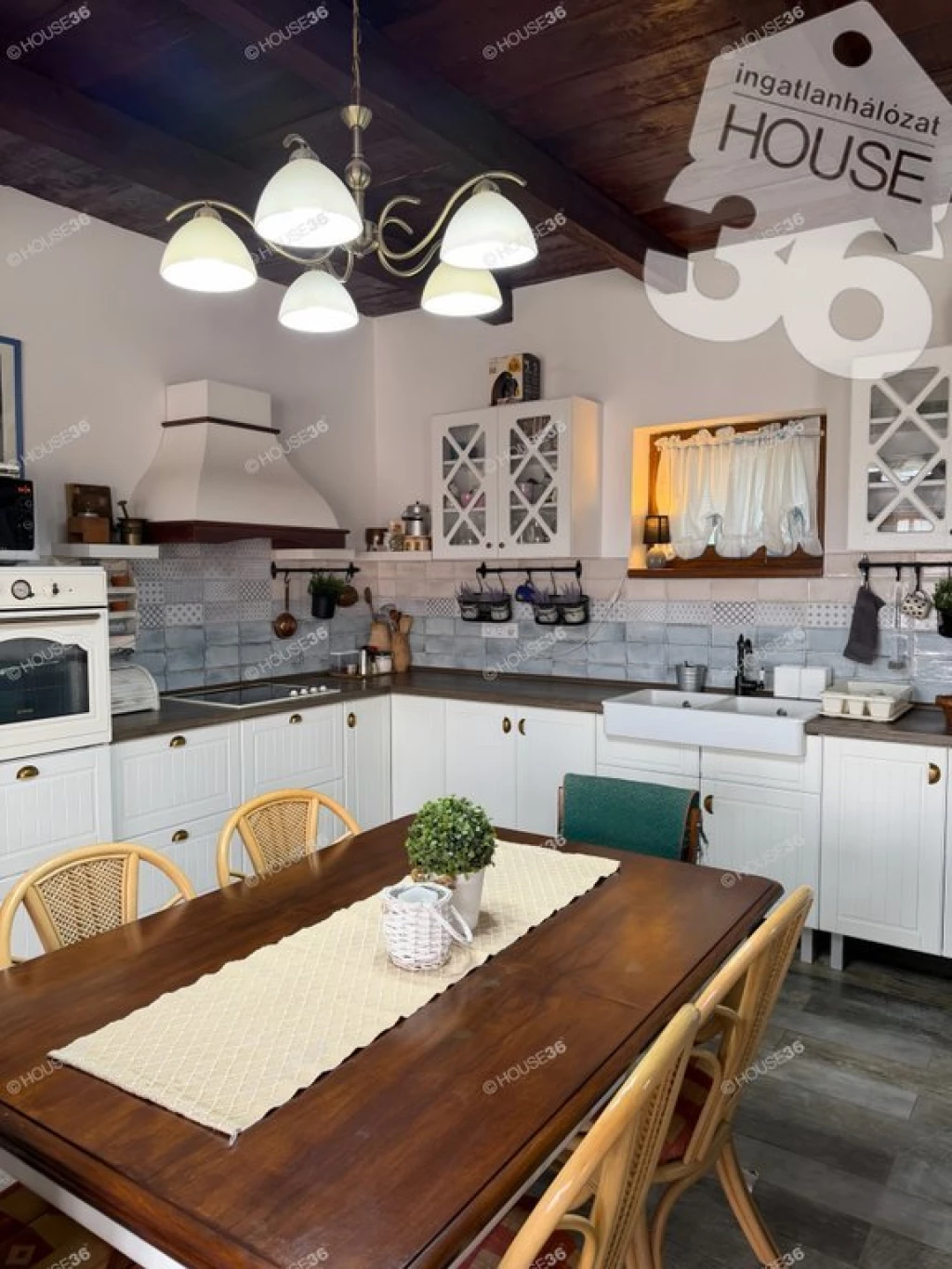 Vintage hangulatú családi ház - Gerjen, Tolna megye.