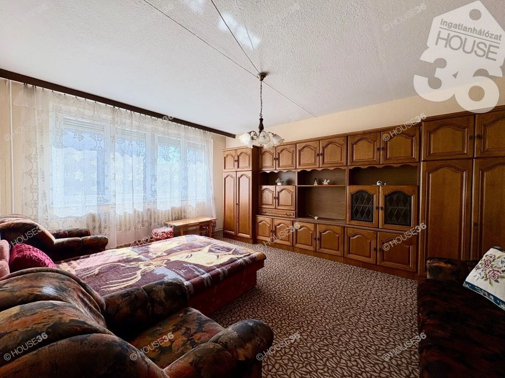 Kecskeméten 2 szobás MAGASFÖLDSZINTI LAKÁS eladó!