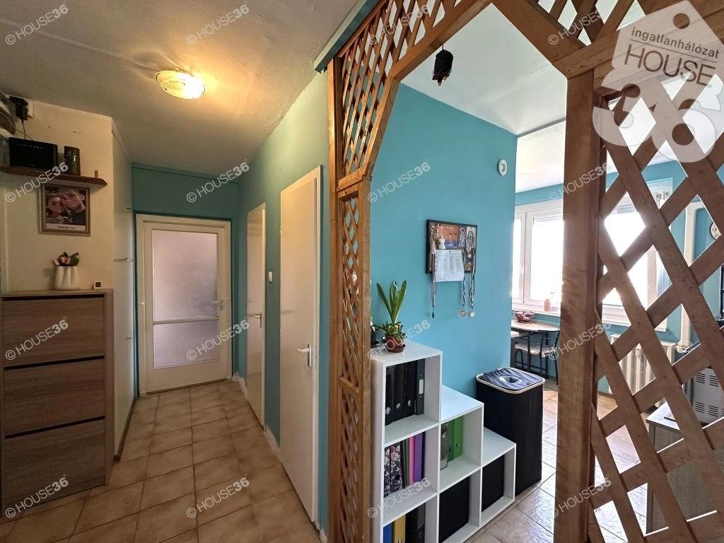 Eladó 2 szobás, erkélyes lakás Kiskunfélegyházán!