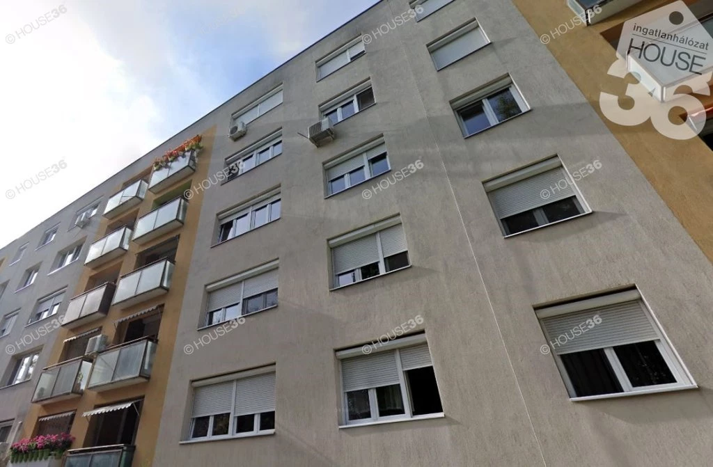 Kecskeméten 2 szobás magasföldszinti lakás eladó!