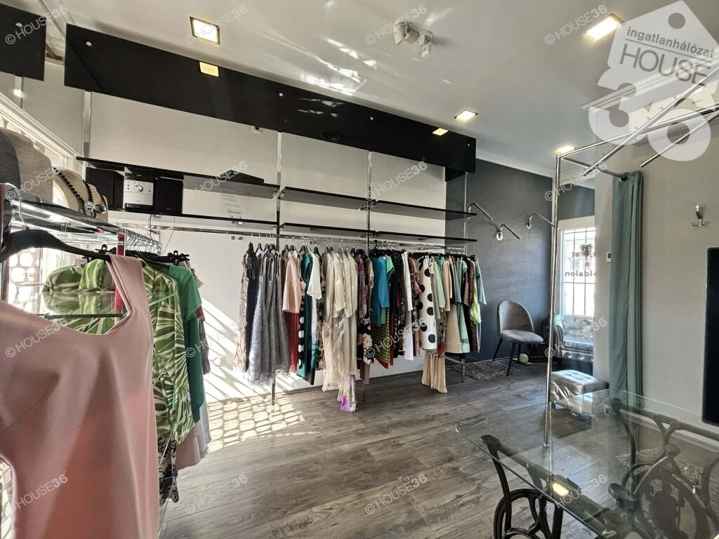 ELADÓ ÜZLETHELYISÉG KECSKEMÉTEN – HUNYADIVÁROSBAN!