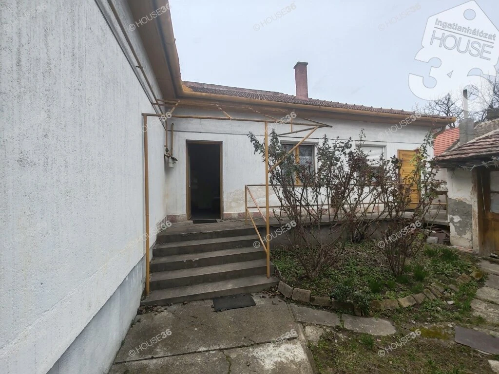 ​KECSKEMÉTI BELVÁROSI 3 SZOBÁS HÁZ ELADÓ!