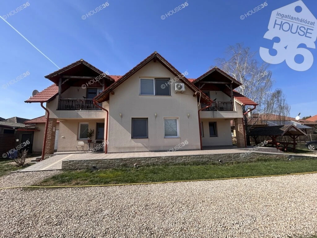 c3-1-name c2-1-name, Cserkeszőlő