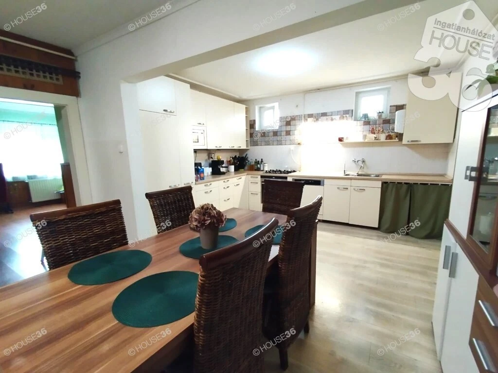 c3-1-name c2-1-name, Kerekegyháza