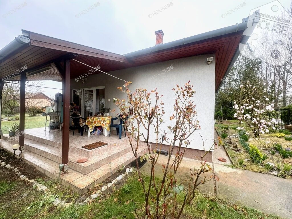 Cserkeszőlő strandjához közel családi ház eladó!