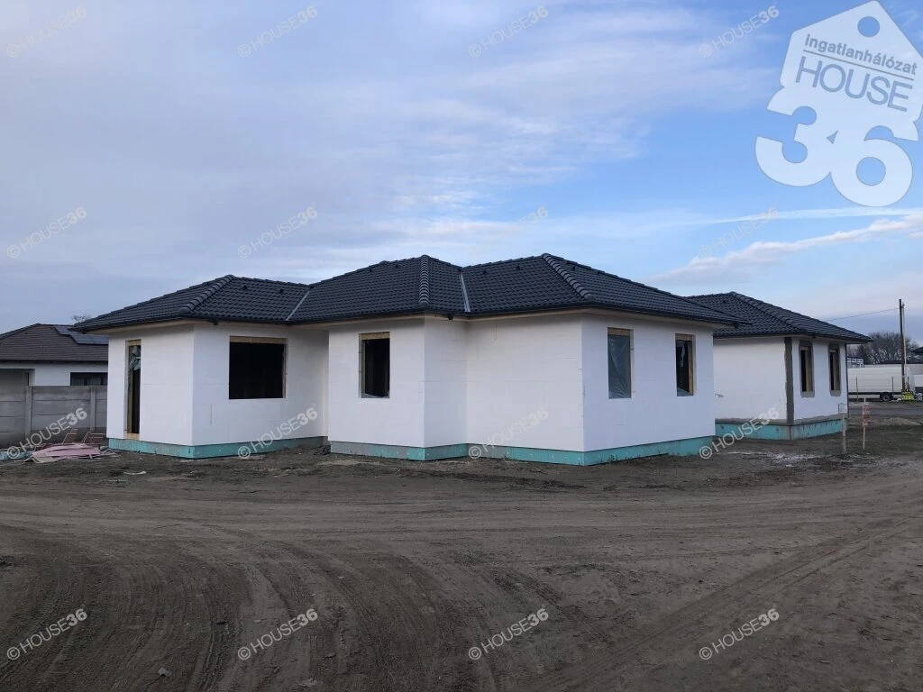 Kecskemét - Kadafalván új ház ELADÓ!