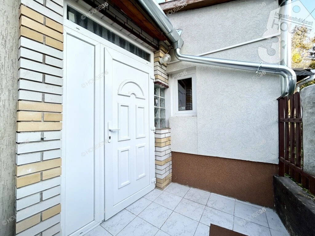 Eladó Kecskeméten a Czollner tér közelében 1 szobás lakás!