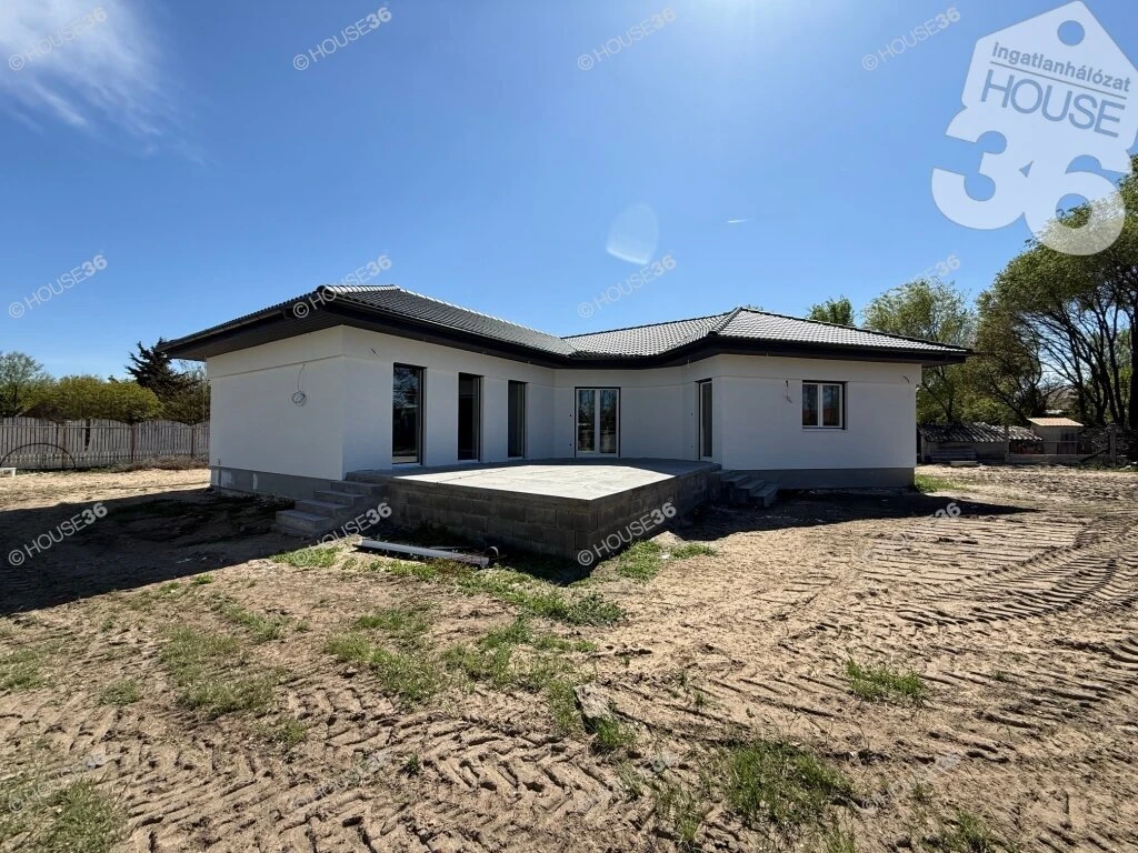 126 m2-es új családi ház eladó Kecskeméten!