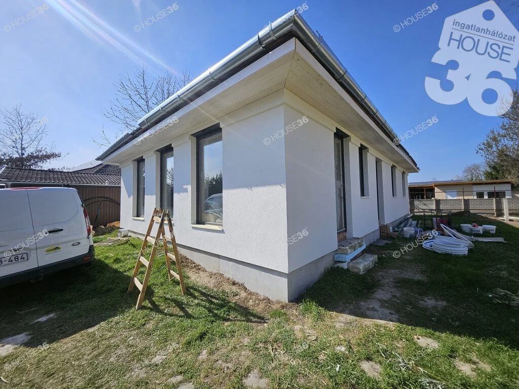 2026. évi építésű családi ház a Hunyadivárosban!