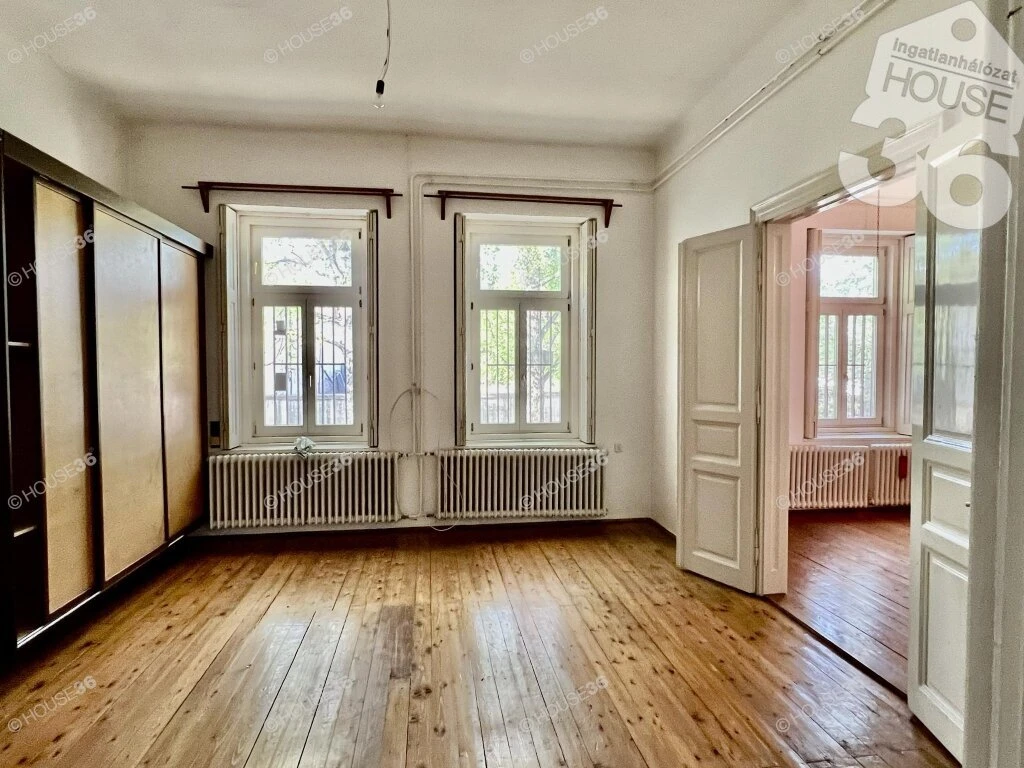 Kecskeméten a Máriavárosban 3 rendbeli  ház eladó !