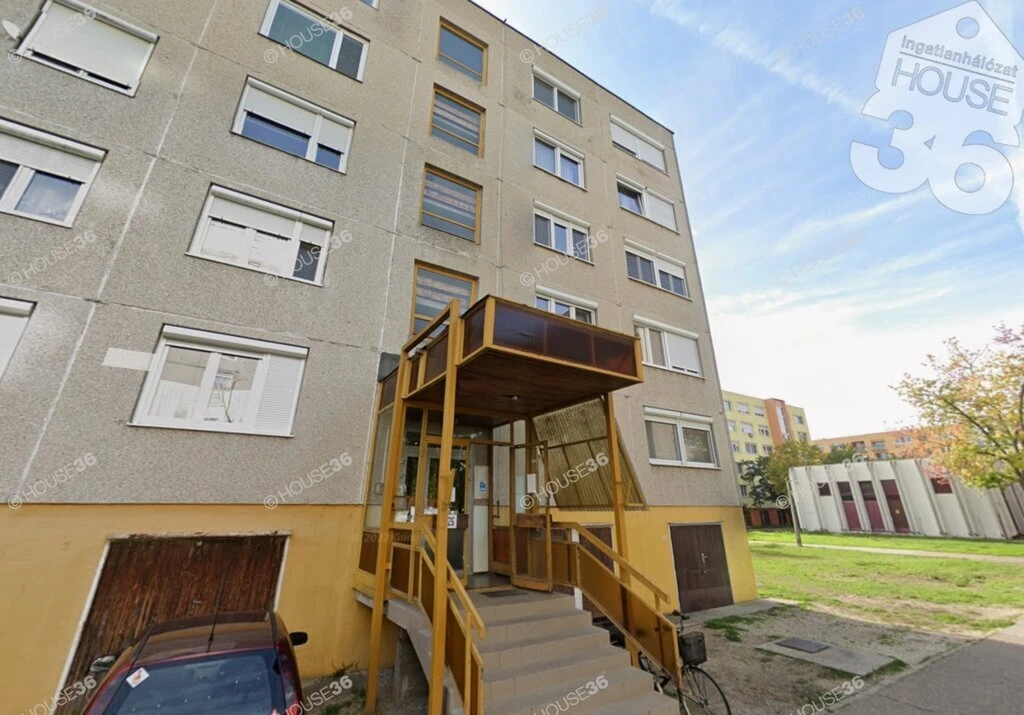 Kecskemét-Szimferopol téri 55 m2-es, 2 szobás lakás áron alul eladó!!!