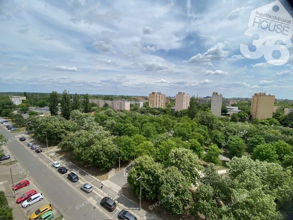 Azonnal költözhető, felújított 2 szobás lakás panorámás kilátással!