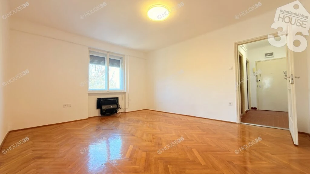 Kecskemét - Széchenyi körúti, 2.emeleti, 50 m2-es lakás eladó!