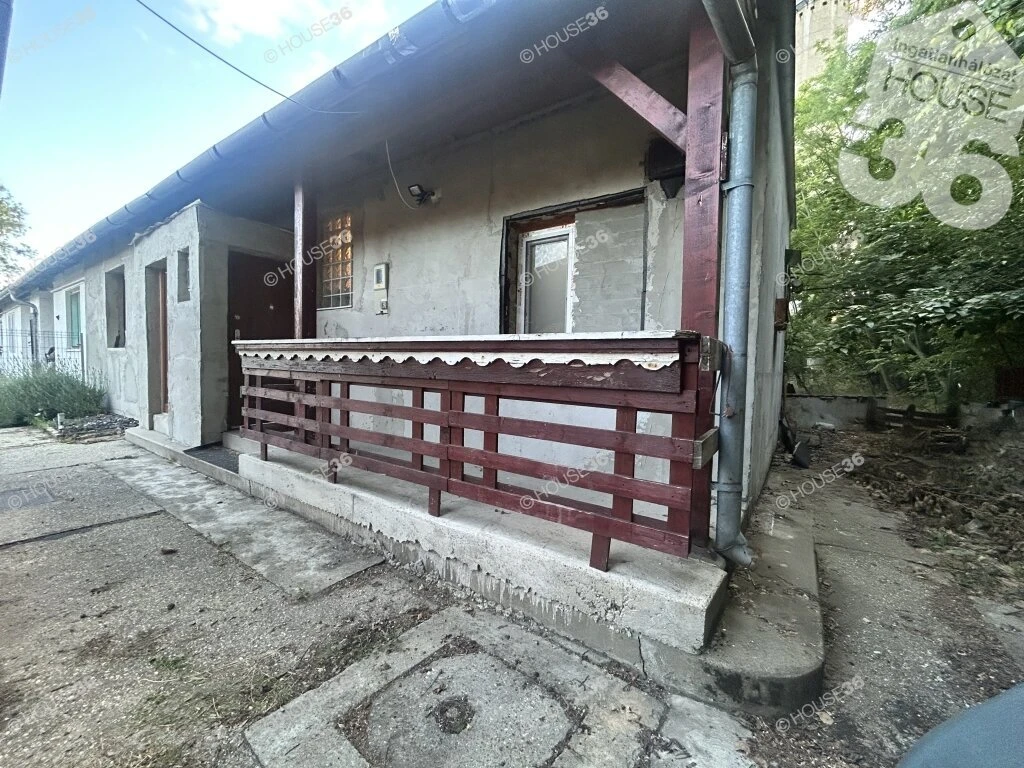 c3-1-name c2-82-name, Nagykőrös, Pótharaszti út
