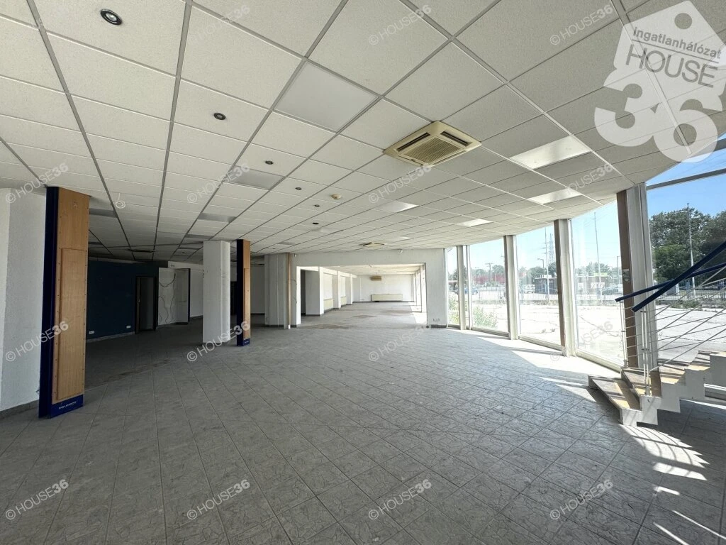 KIADÓ PANORÁMÁS, ÜZLETENGEDÉLLYEL RENDELKEZŐ ÜZLETHELYISÉG!