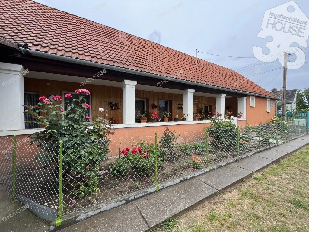 c3-1-name c2-1-name, Györköny