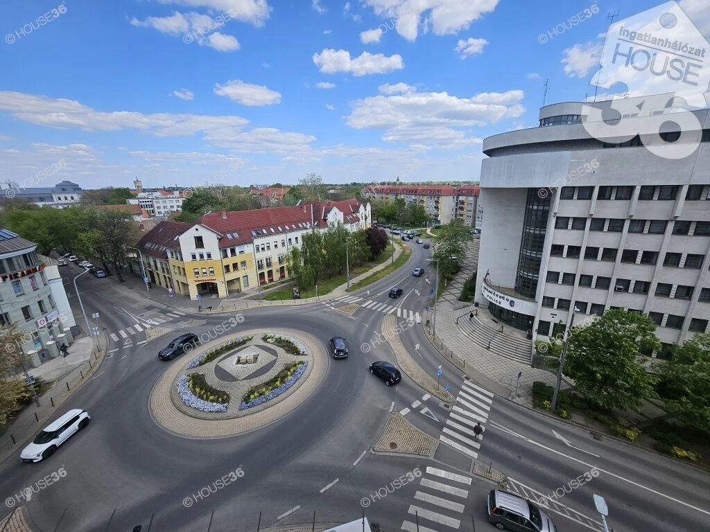 Nívós, teljesen felújított, BELVÁROSI LAKÁS eladó!