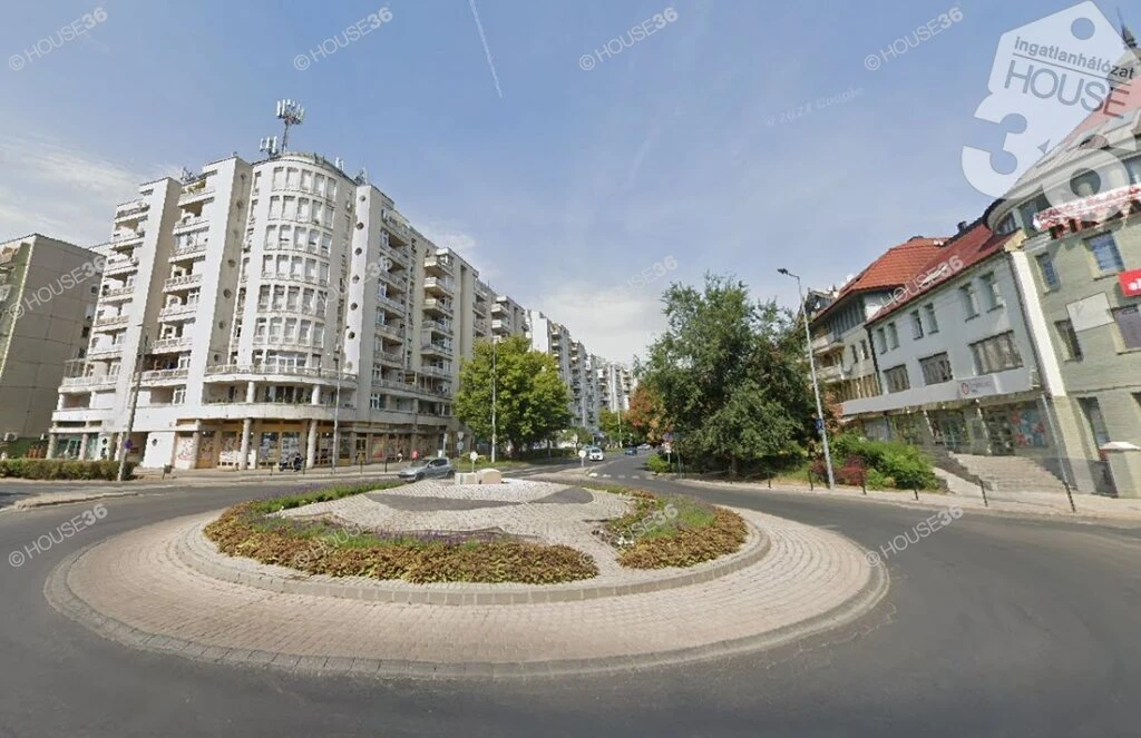 Nívós, teljesen felújított, belvárosi lakás eladó!