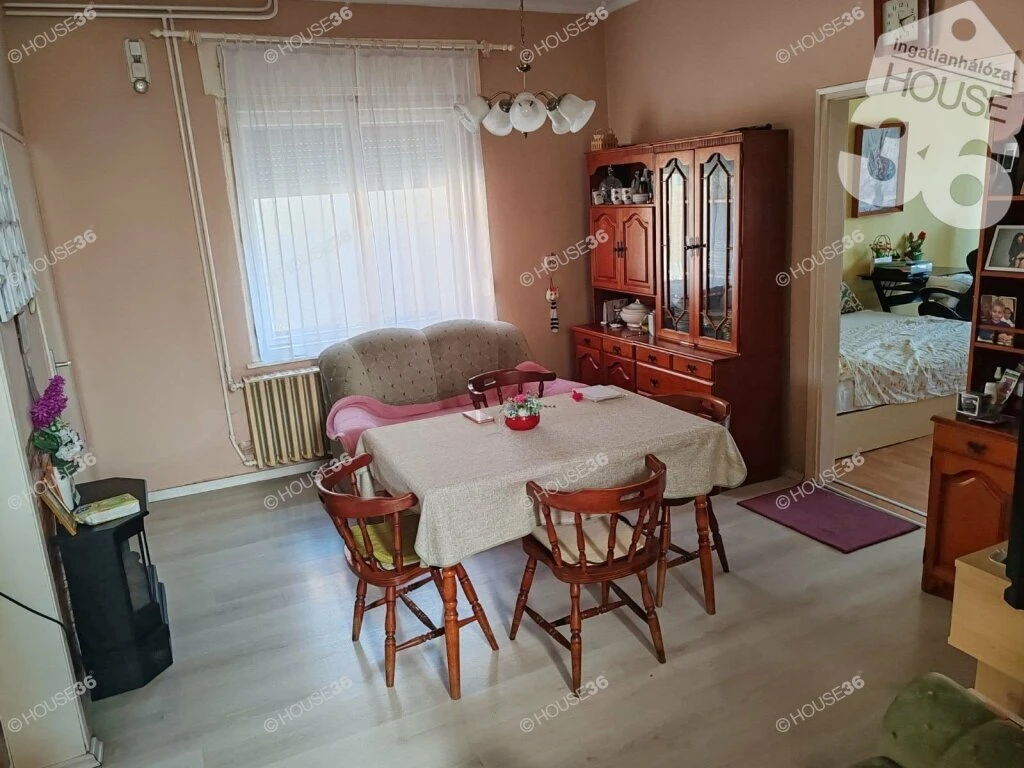 Kapuvári családi ház két műhellyel! Otthonnak és befektetésnek is kiváló!