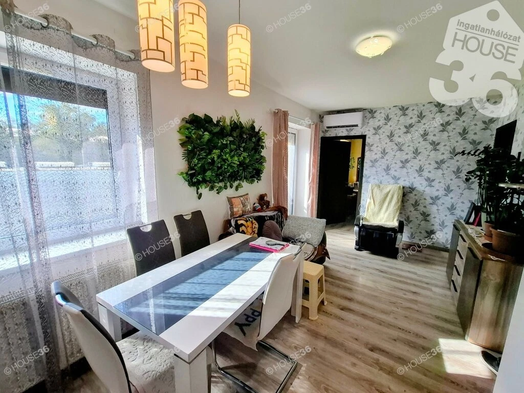 KECSKEMÉTEN, ÚJABB ÉPÍTÉSŰ, SZÉP 41 m2-es, ELSŐ EMELETI LAKÁS ELADÓ!