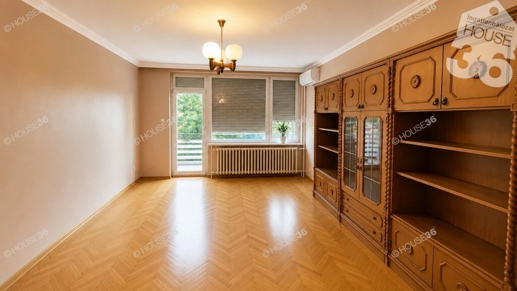 Kecskemét belvárosában 3 szobás, nagy erkélyes, garázsos lakás eladó!
