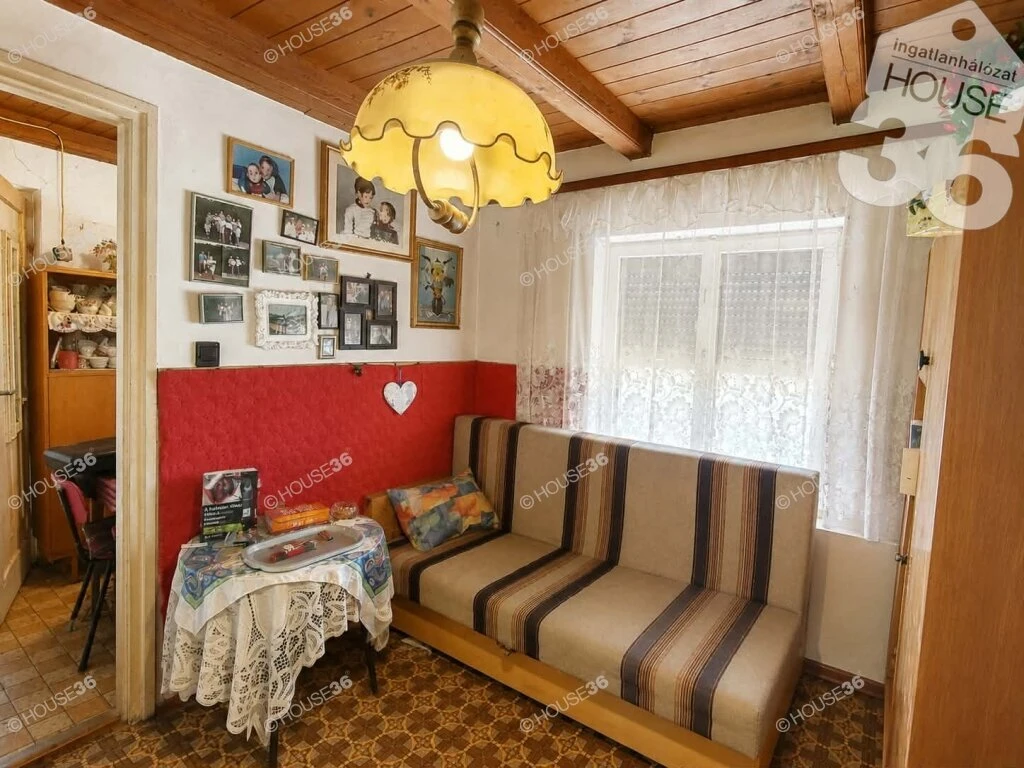 2700 m2-es telek gazdasági épülettel, műhelyekkel eladó Kecskeméten!