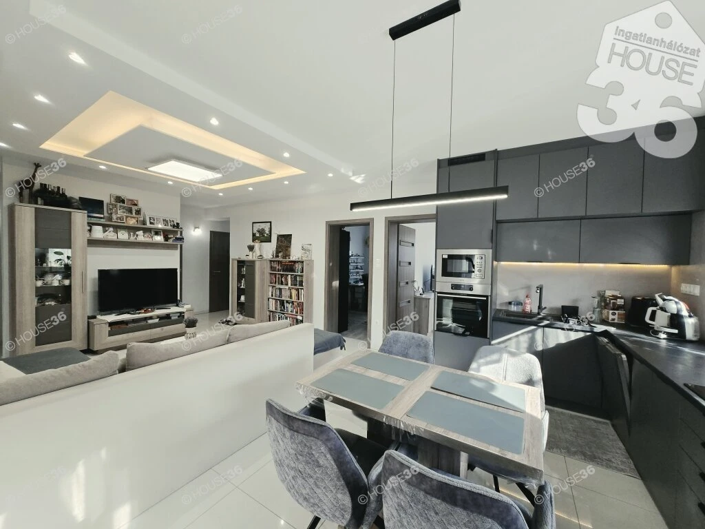 Ballószögi 5 szobás családi ház, A+ energetikával, 1052 m²-es telken eladó!