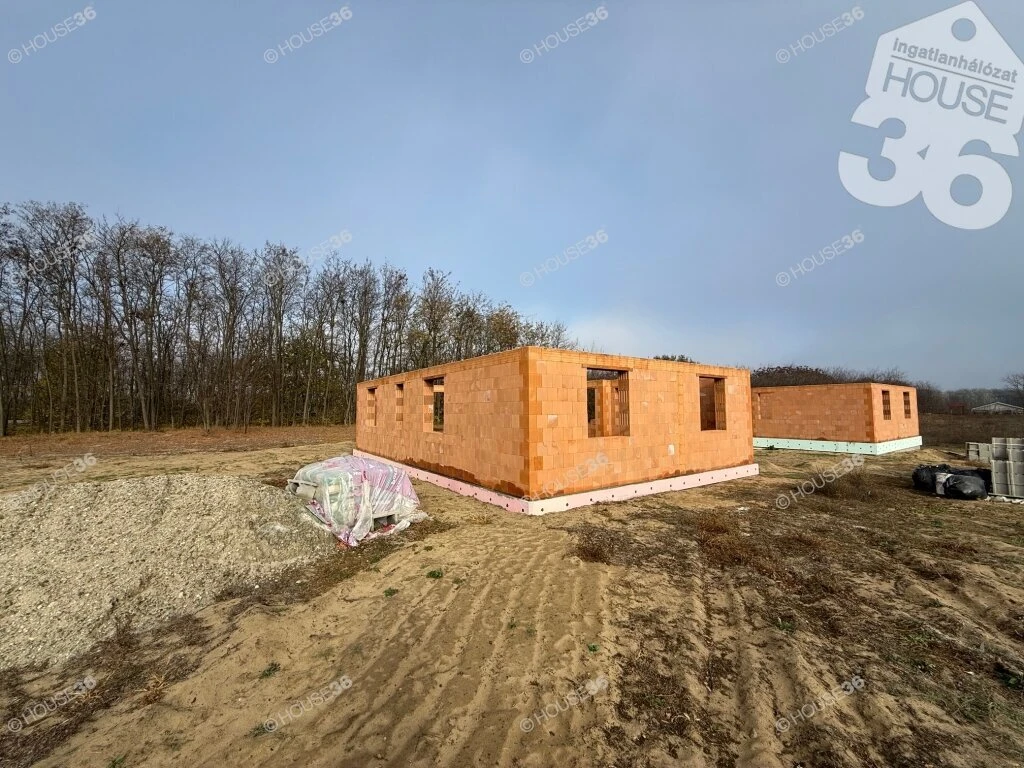 Új építésű, 73 m2 es, nappali + 2 szobás ház, eladó Kecskeméten!