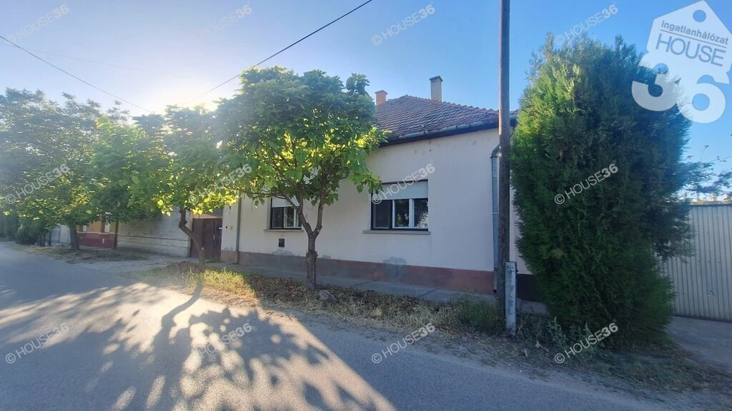 81 m2-es CSALÁDI HÁZ eladó KISKUNMAJSÁN!
