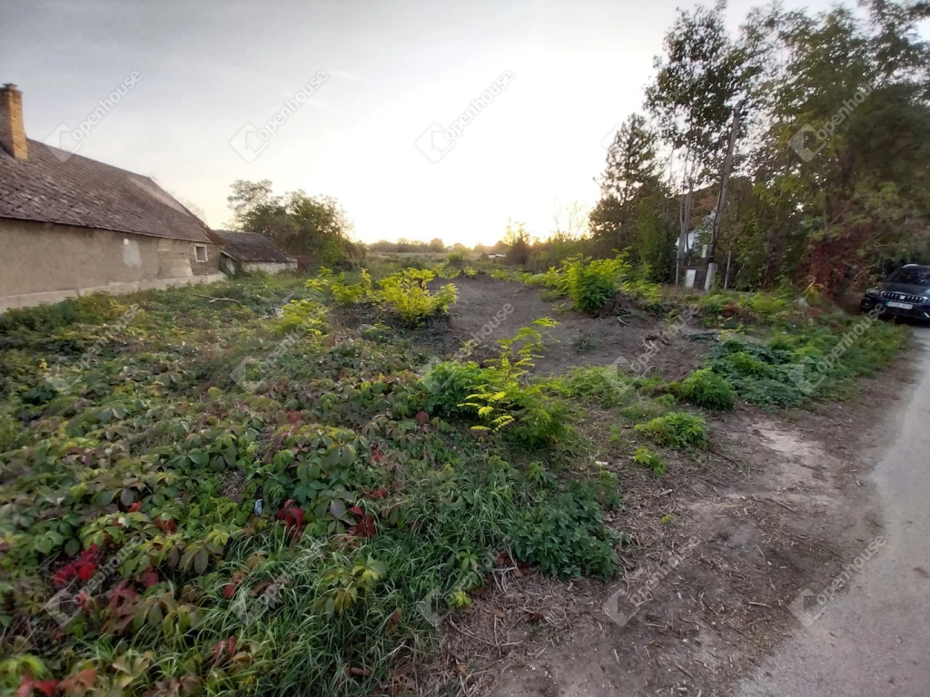 For sale building plot, Kőszárhegy, Hősök utca